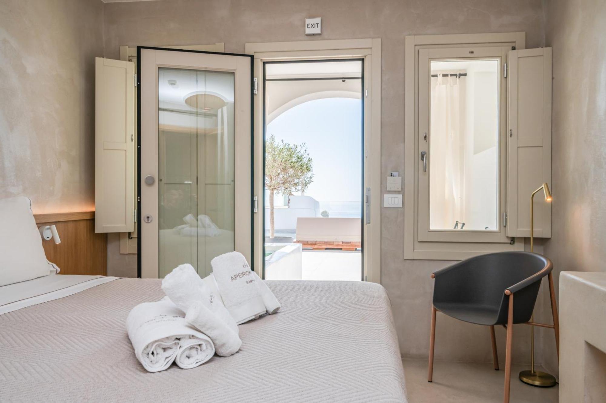 Apeiron Blue Santorini - Sustainable Adults Only 14 5*